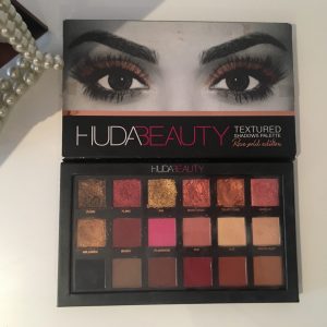 Huda Beauty Textured Shadows Palette Rose Gold  Edition